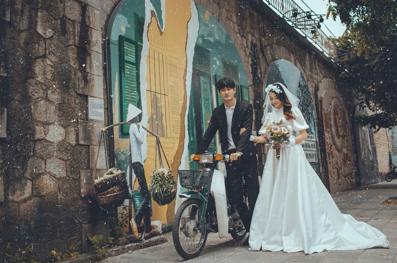 chụp ảnh cưới tại phố cổ