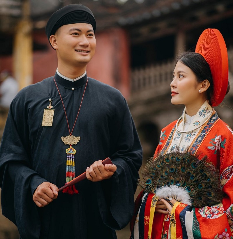 Cách tạo dáng chụp ảnh cưới cổ phục Việt Nam đẹp